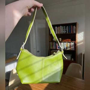Nine & Co lime green leather mini shoulder bag 🍋🟩